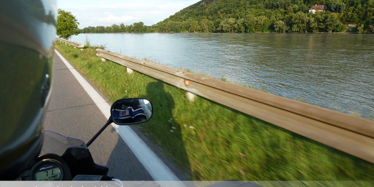 Motorrad Wachau Donau Fluß